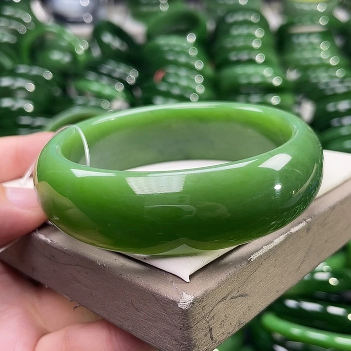 未镶嵌手镯和田玉（碧玉）