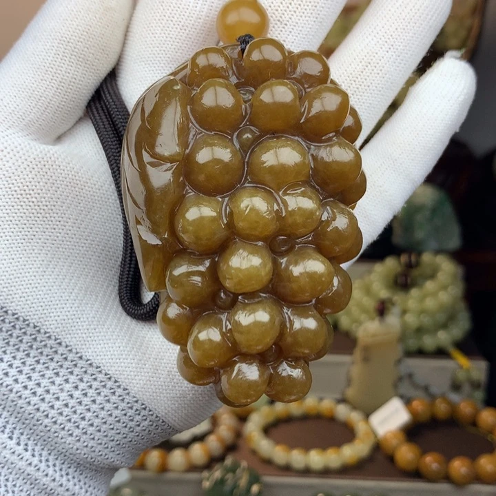 岫岩河磨玉（透闪石质玉）未镶嵌把件