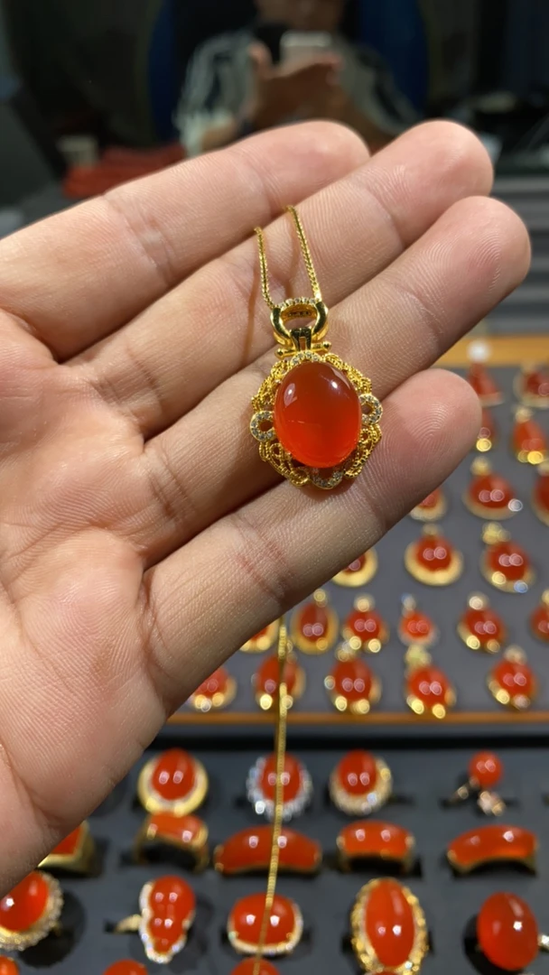 天然无优化保山南红吊坠