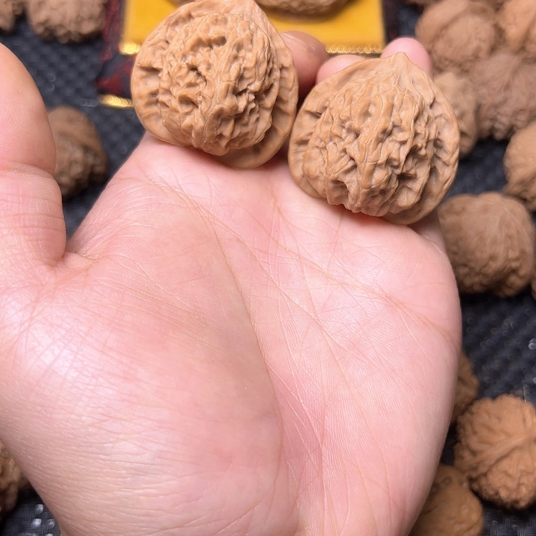 文玩核桃吊坠金三角