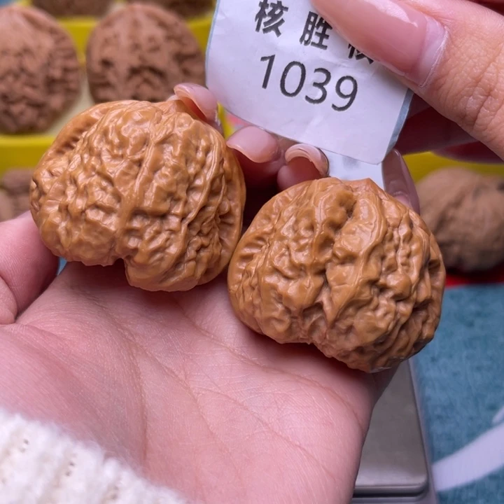 文玩核桃把件蛤蟆头42.1039