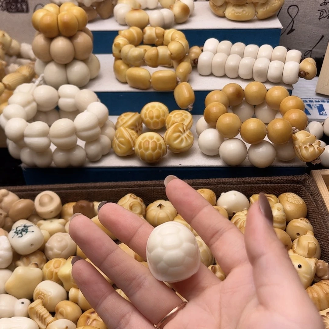 红***练吊坠菩提根/象牙果