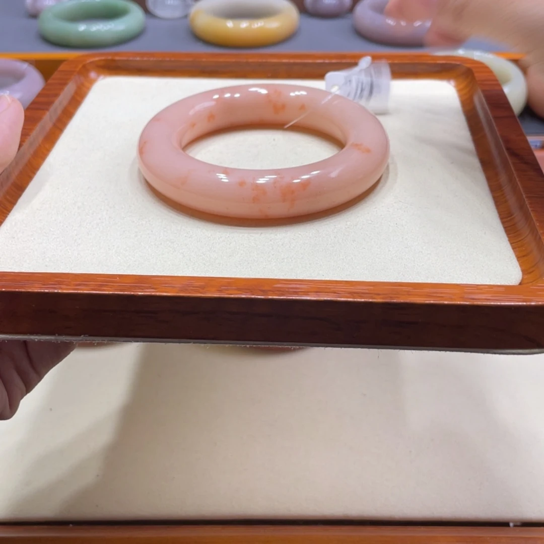 石英质玉手镯未镶嵌?****）