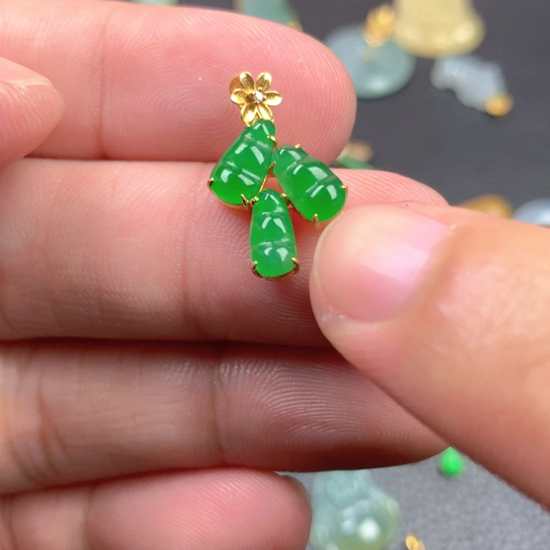 【闪购商品】颈饰18K金镶嵌翡翠*️****翡翠