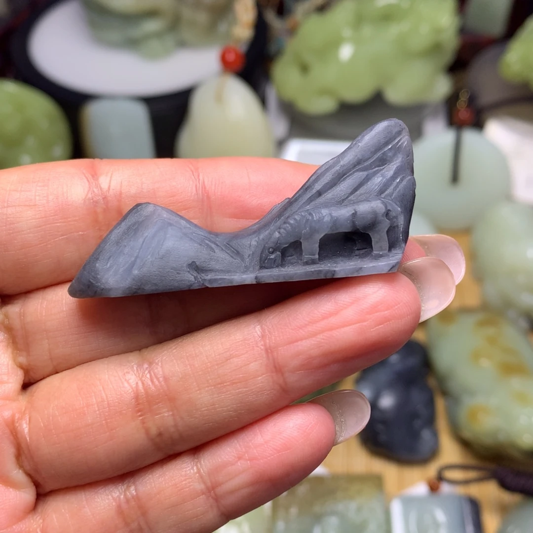 和田玉未镶嵌把件