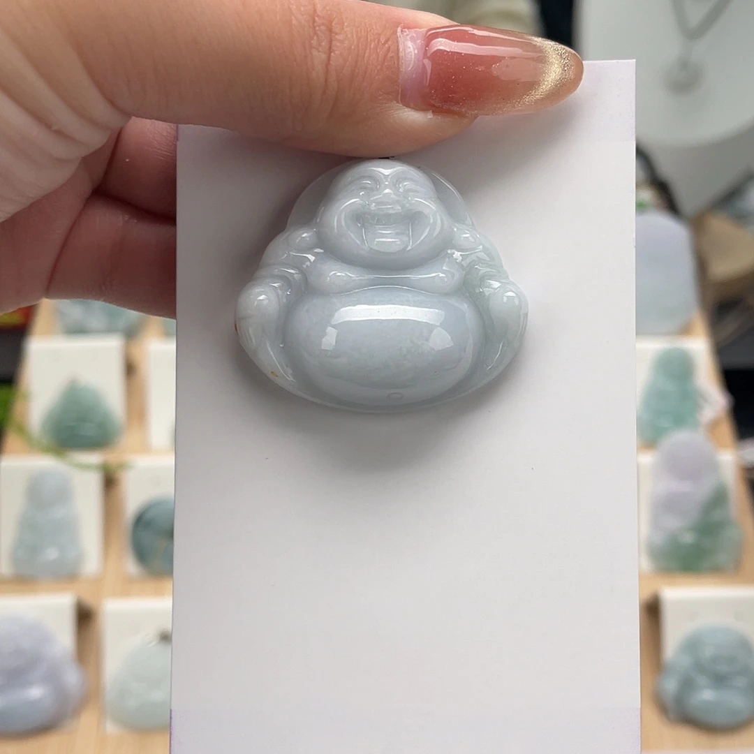 翡翠未镶嵌颈饰佛公包容心