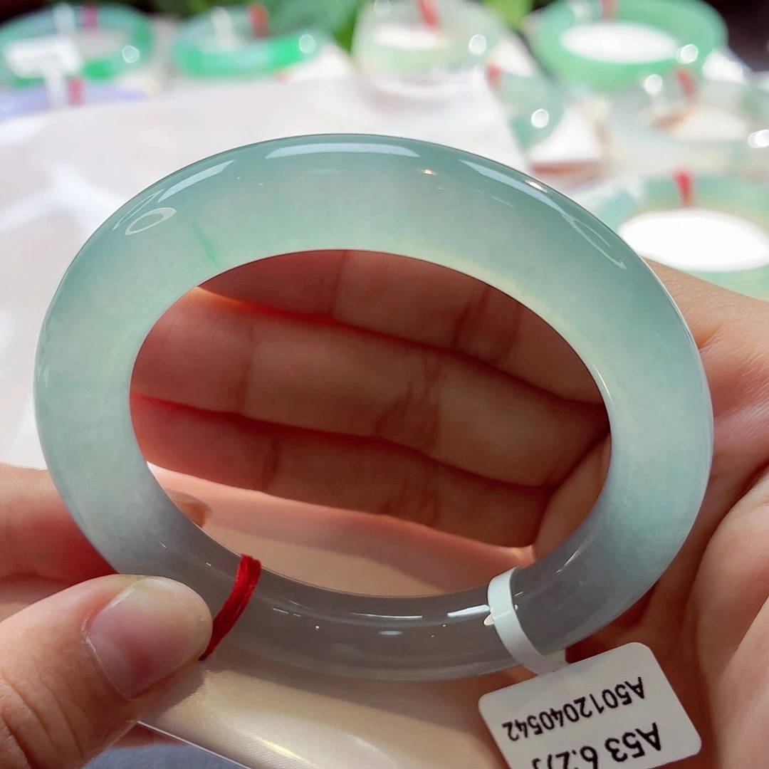 翡翠未镶嵌手镯（圆镯）冰透起双眼皮晴蓝68-33