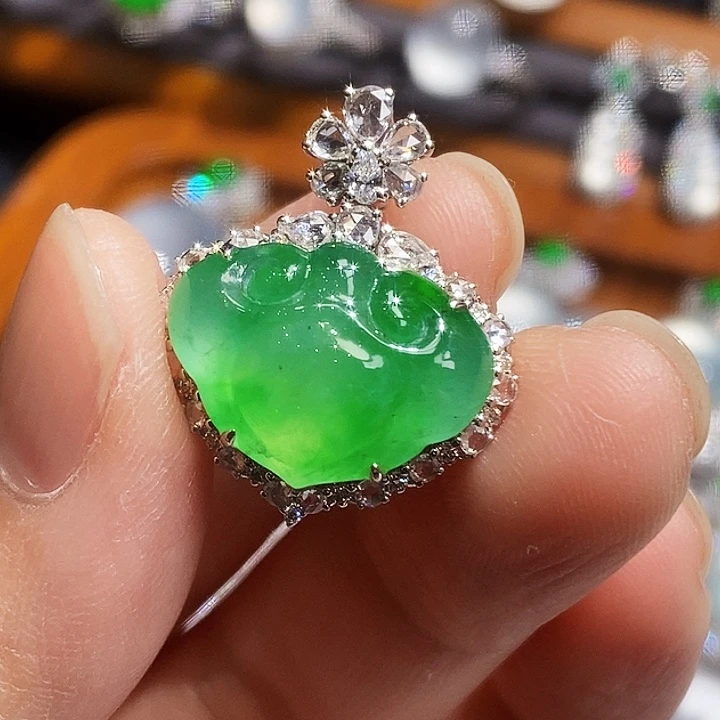 吊坠(不含链)18K金镶嵌翡翠