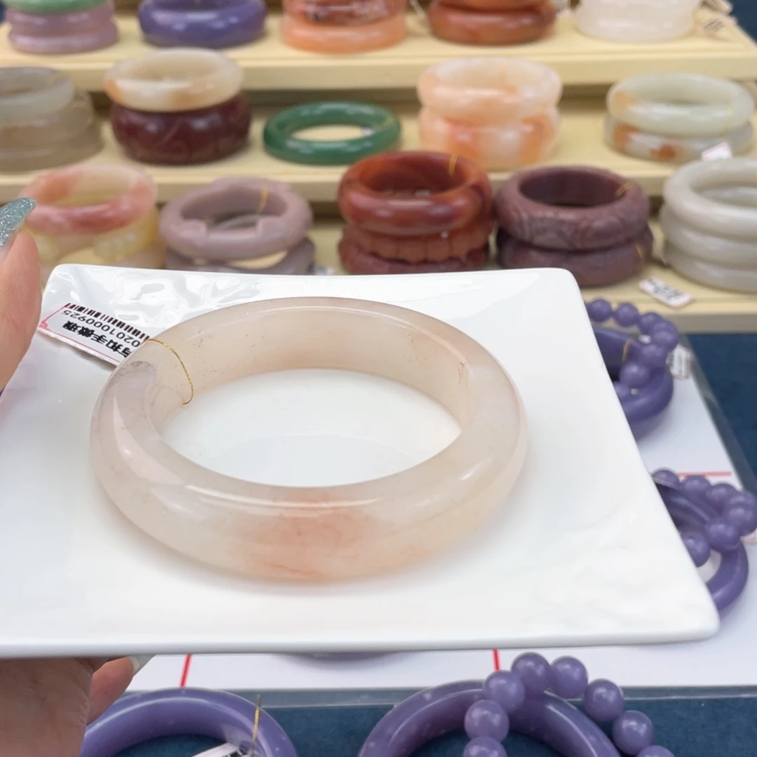 石英岩玉未镶嵌手镯