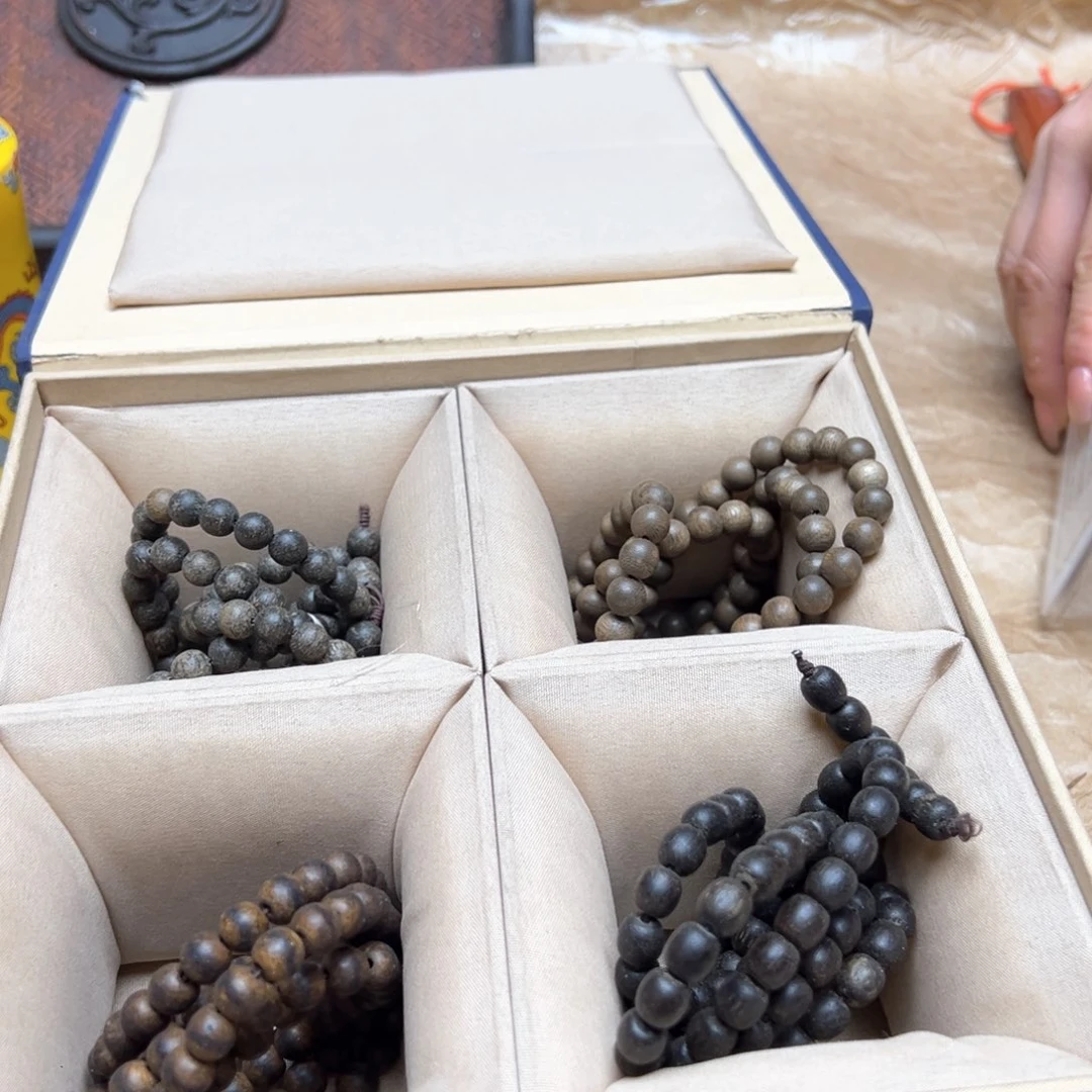 大叶紫檀（黑酸枝木类）