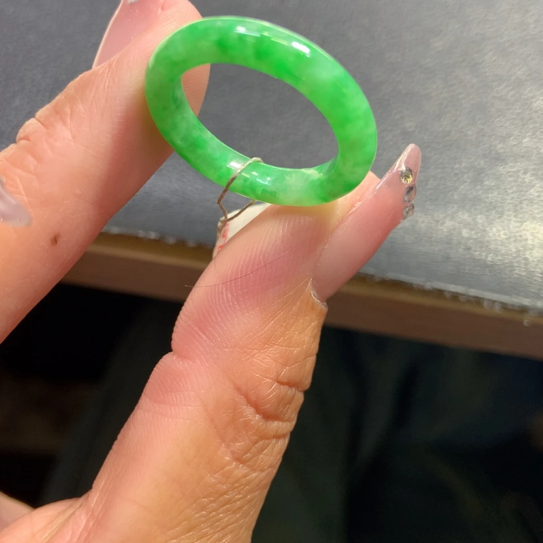 翡翠戒指未镶嵌翡翠