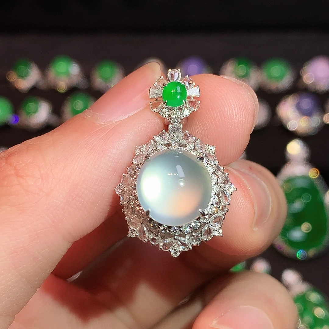 翡翠18K金镶嵌吊坠(赠链)玻璃种起钢蛋面吊坠