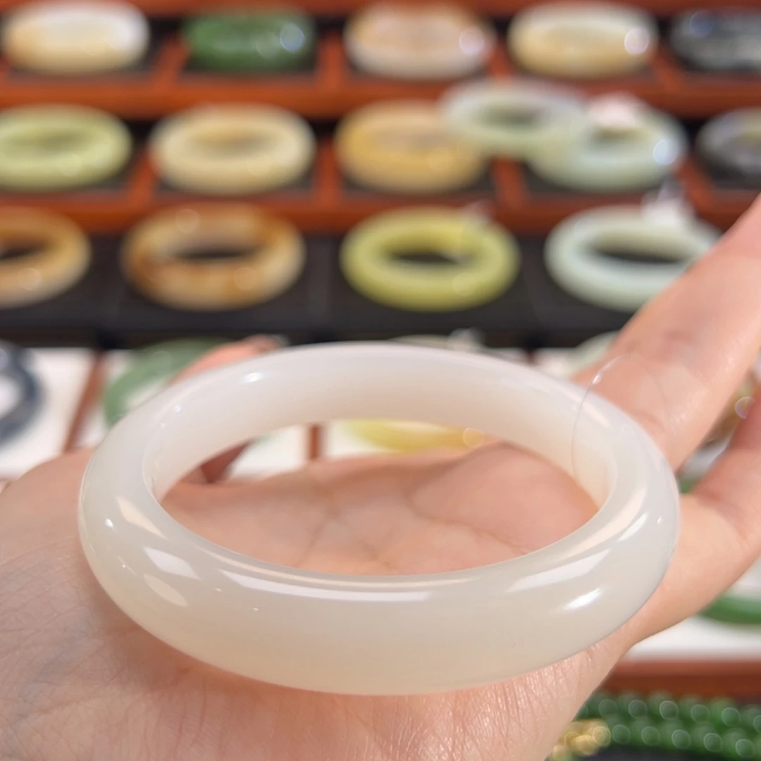 和田玉（白玉）未镶嵌手镯暖润白