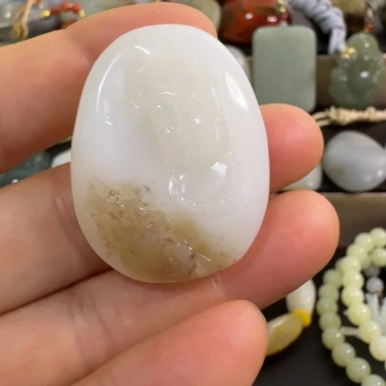 和田玉（糖玉）未镶嵌颈饰