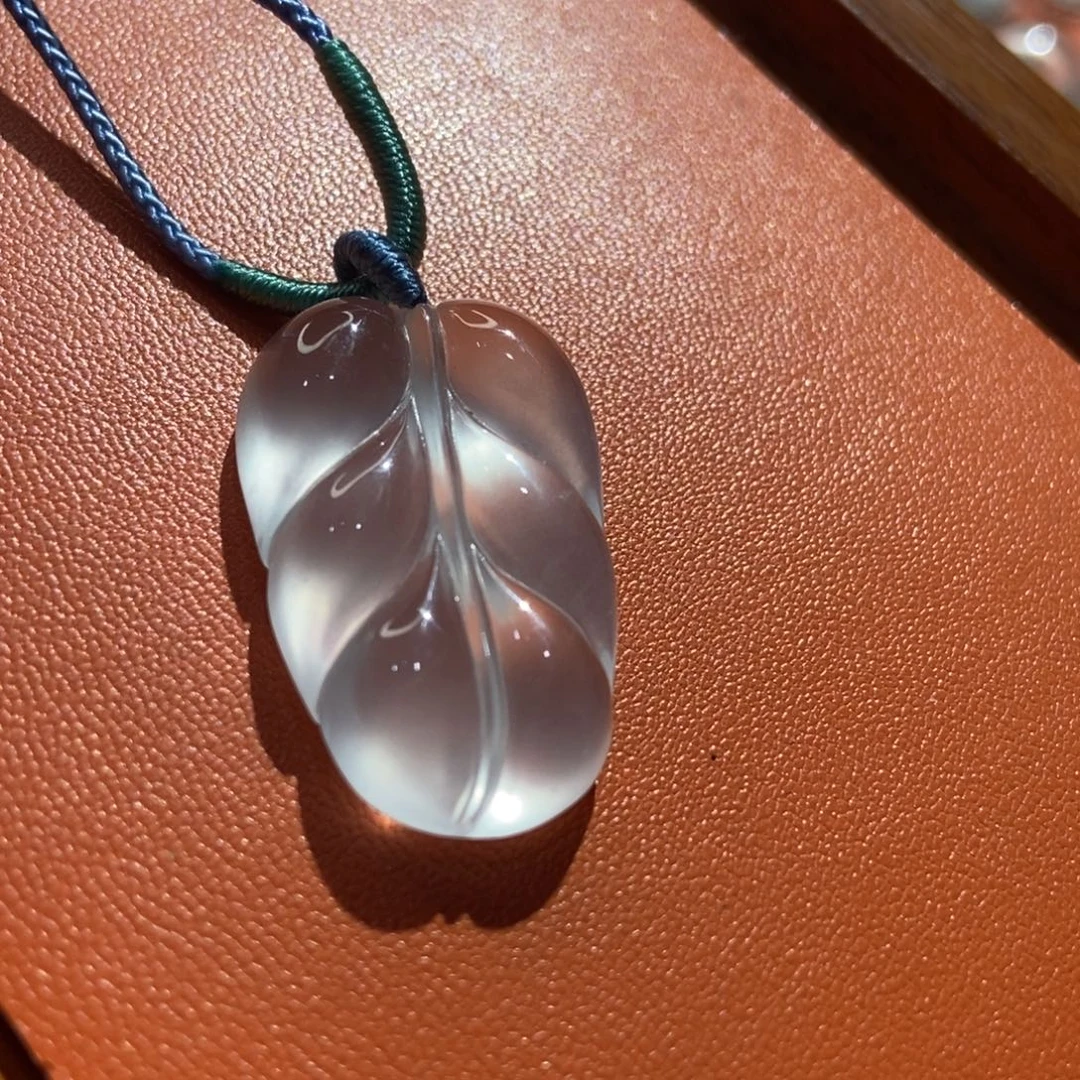 石英质玉未镶嵌颈饰