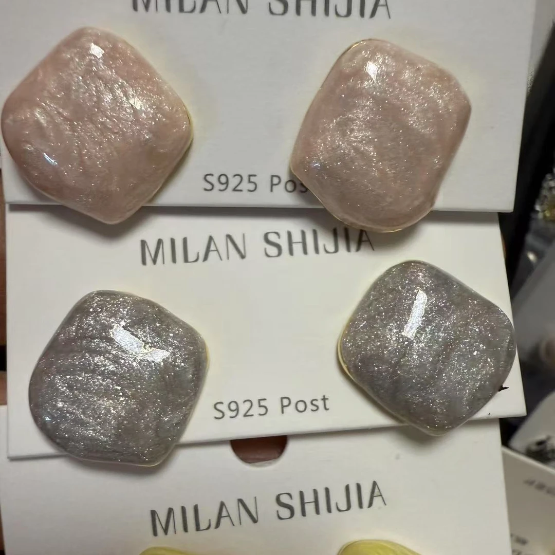 钛钢贝壳耳饰 女黄色小众耳饰白色个性珠宝经典