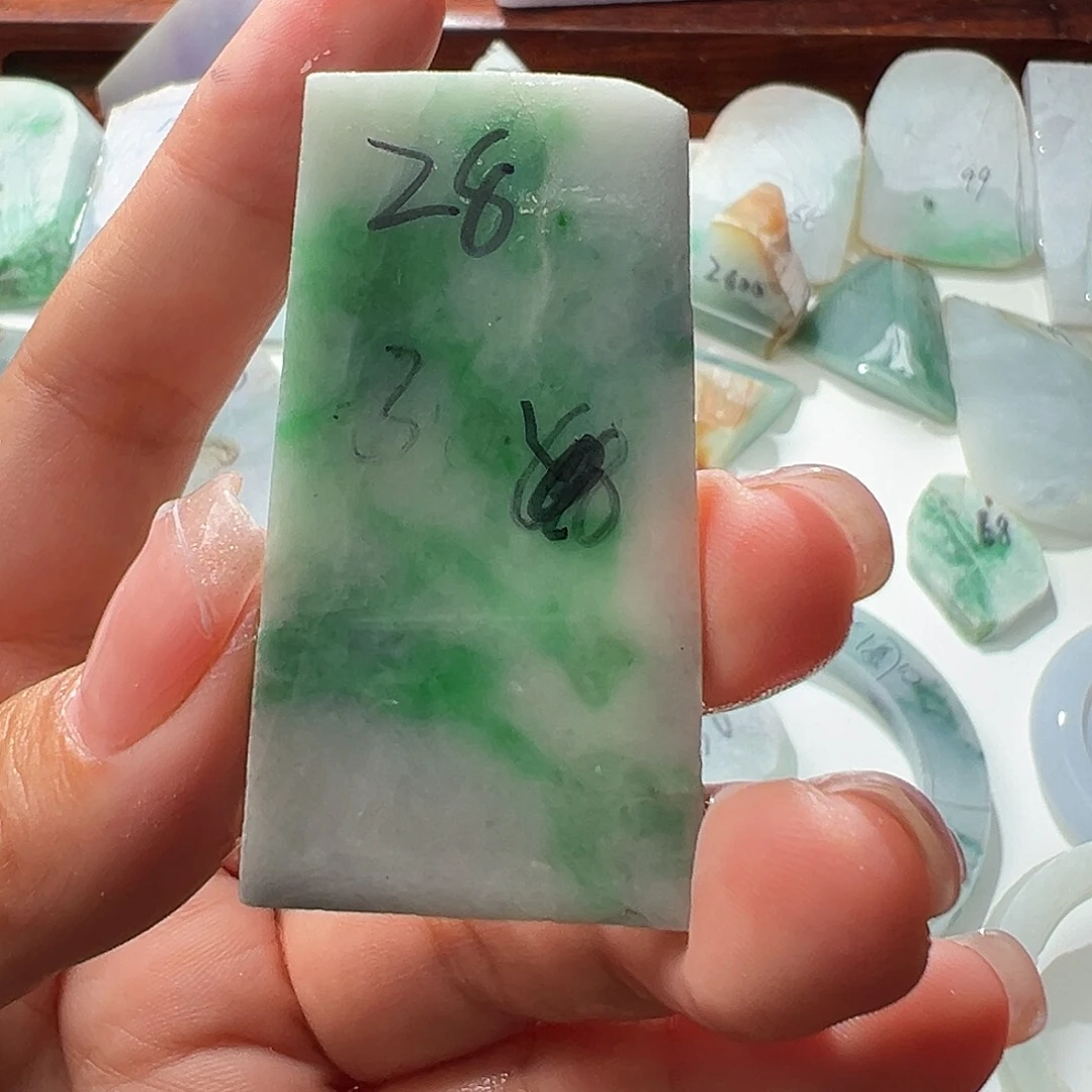 翡翠散珠翡翠原石片料