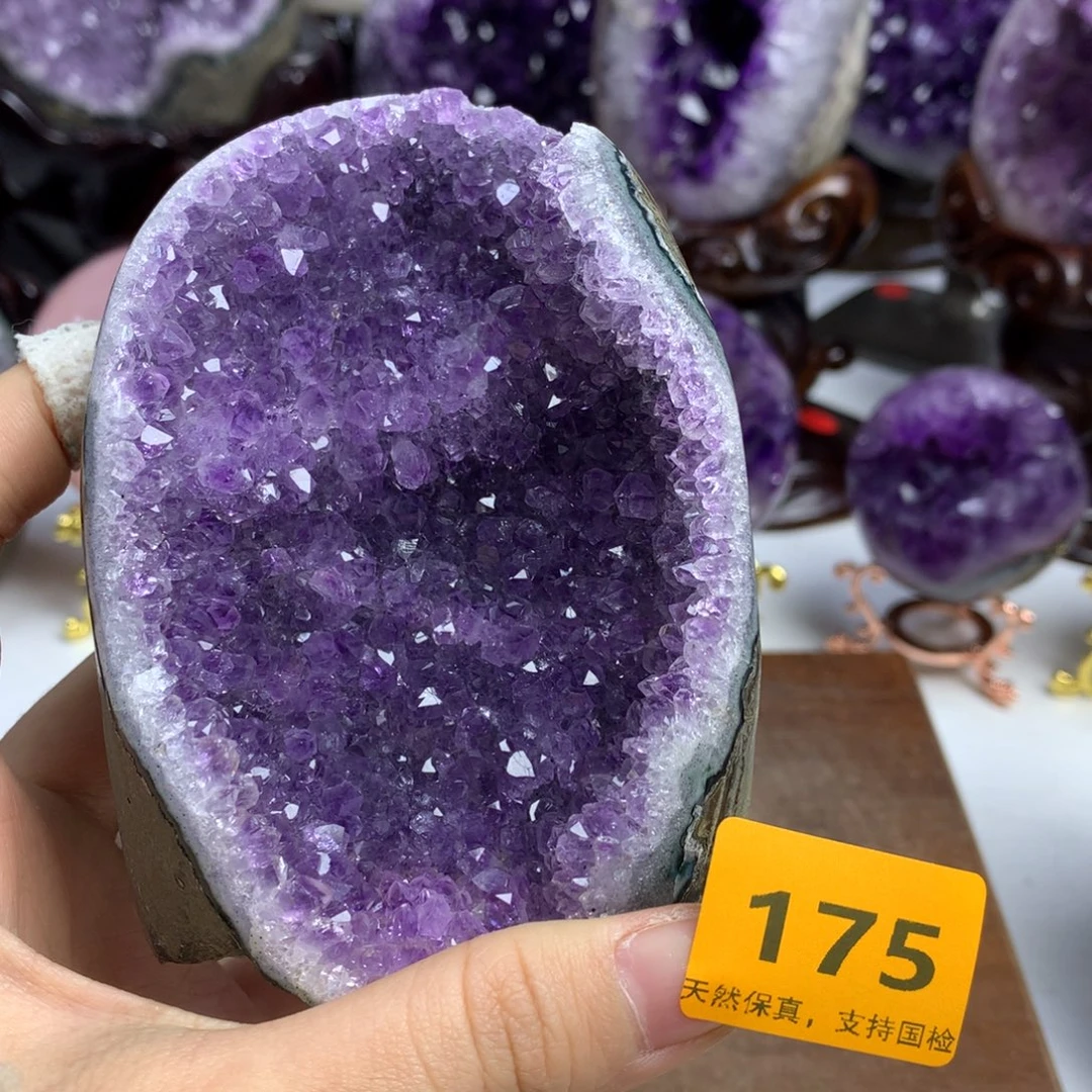 紫晶未镶嵌摆件紫晶