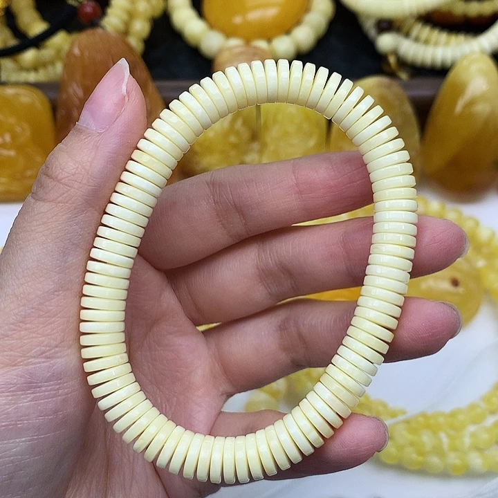 蜜蜡未镶嵌珠宝奇石