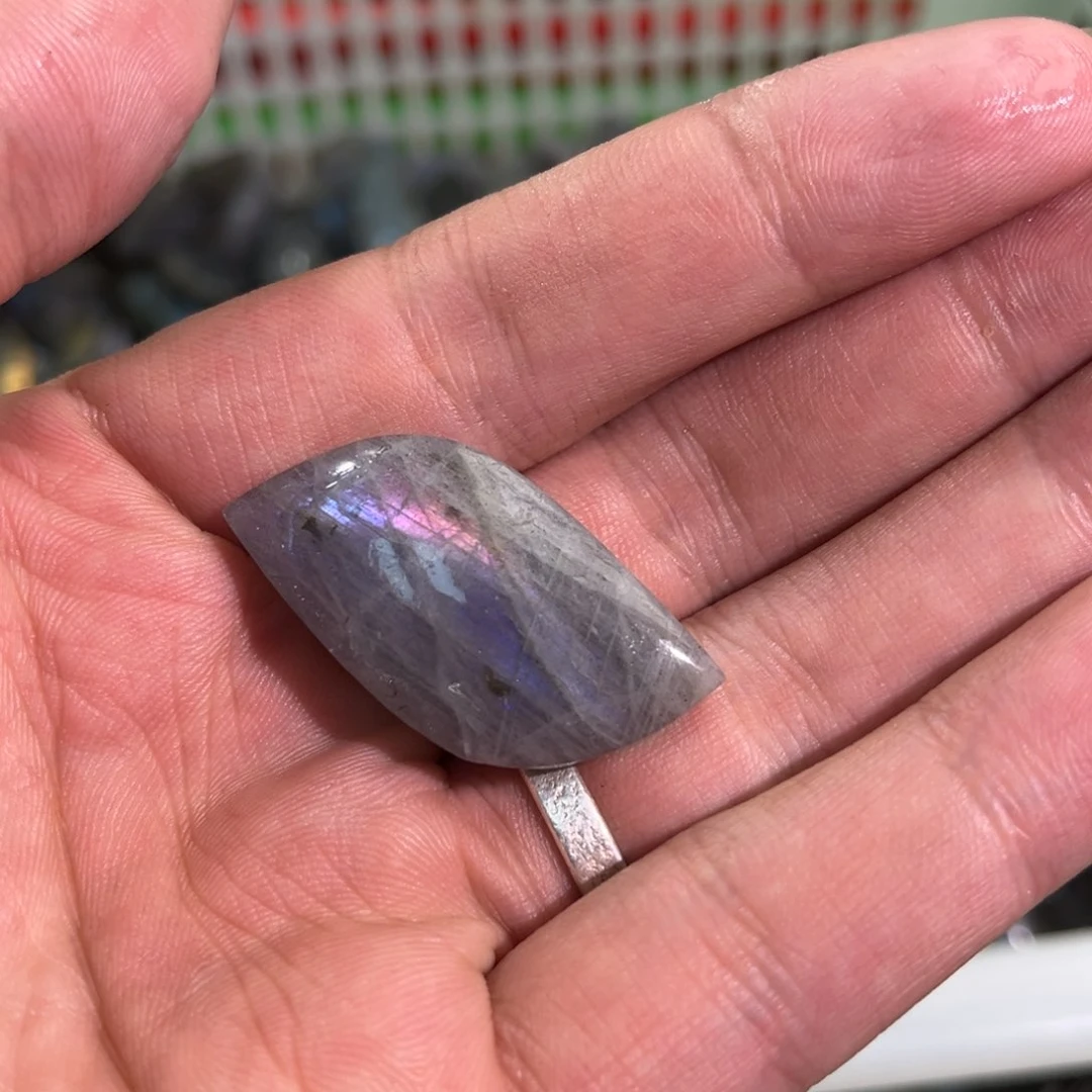 拉长石吊坠未镶嵌早****?