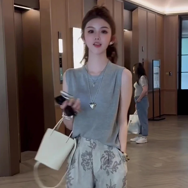 无袖坎肩针织衫女2025新款夏季薄款高级感独特超好看显瘦上衣服