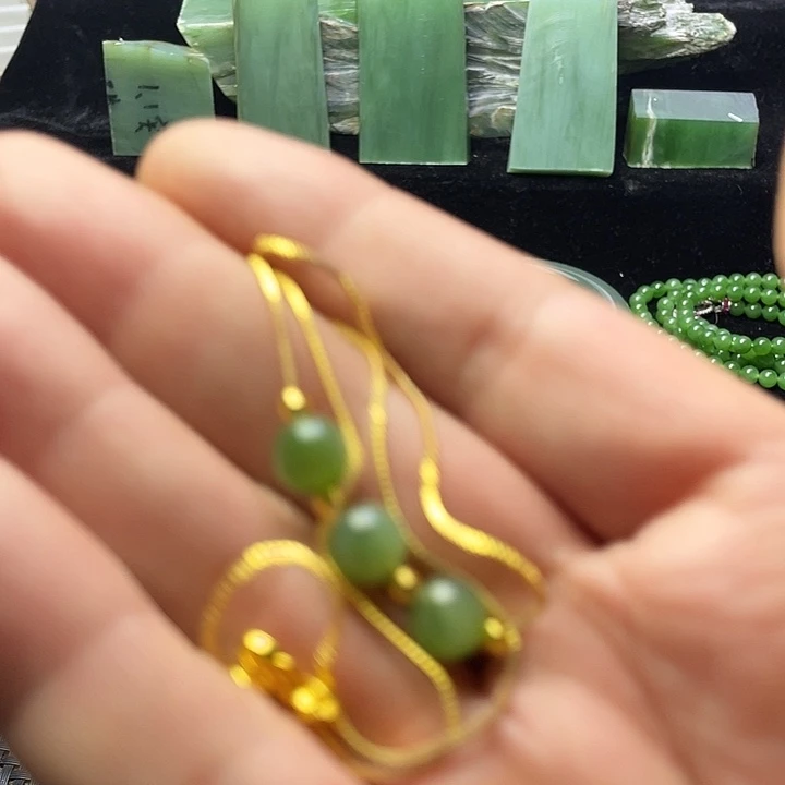 和田玉（糖玉）未镶嵌颈饰