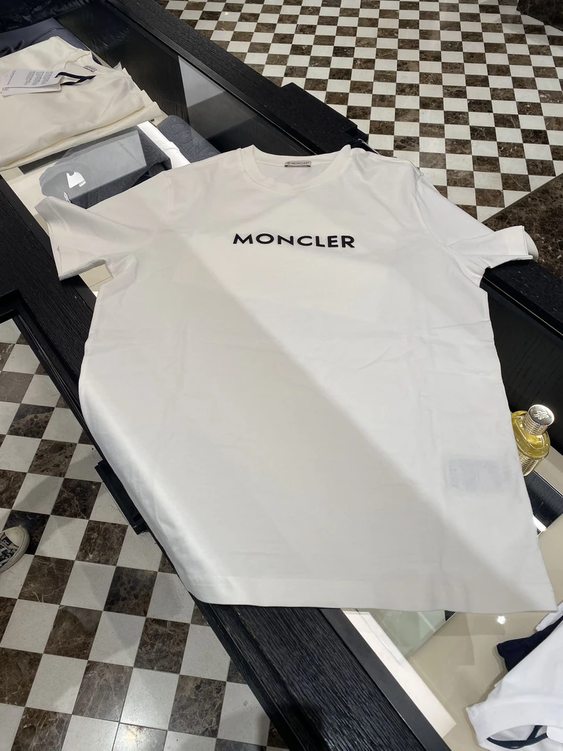 全新未使用 MONCLER 盟可睐 logo T恤