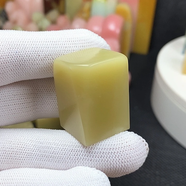 青田石印石青田灯光冻