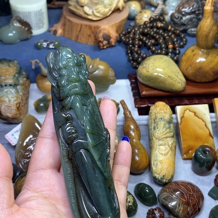 蛇纹石玉把件未镶嵌