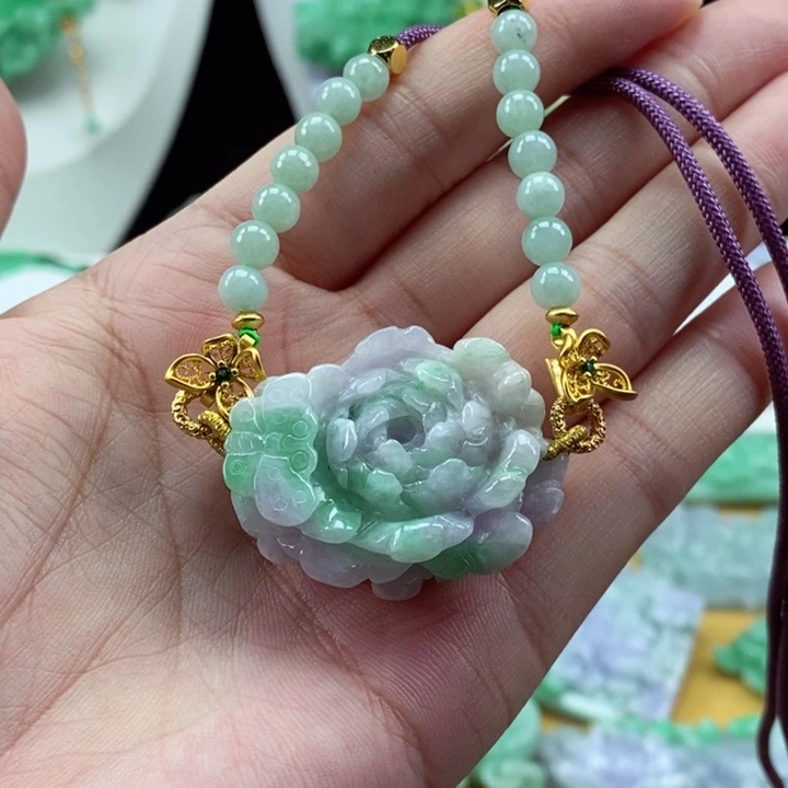 翡翠颈饰未镶嵌翡翠吊坠