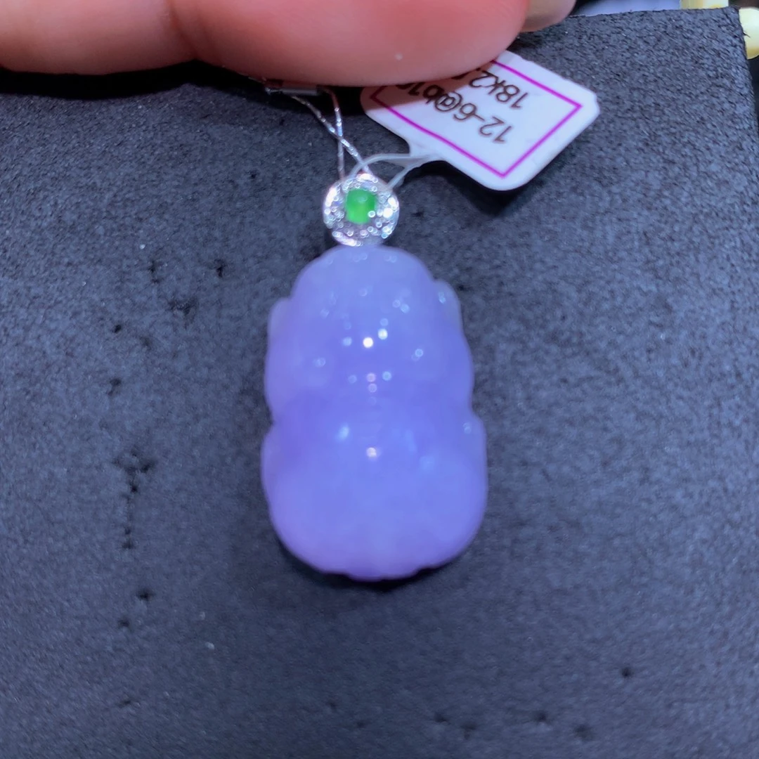 翡翠18K金镶嵌颈饰翡翠