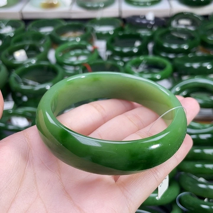 和田玉（碧玉）手镯未镶嵌