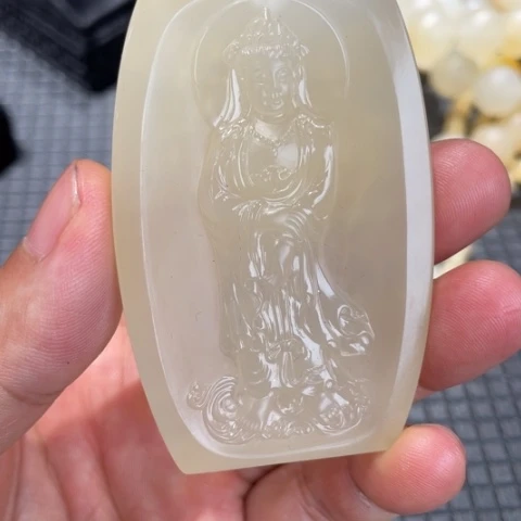 【闪购商品】石英质玉（黄龙玉）未镶嵌颈饰