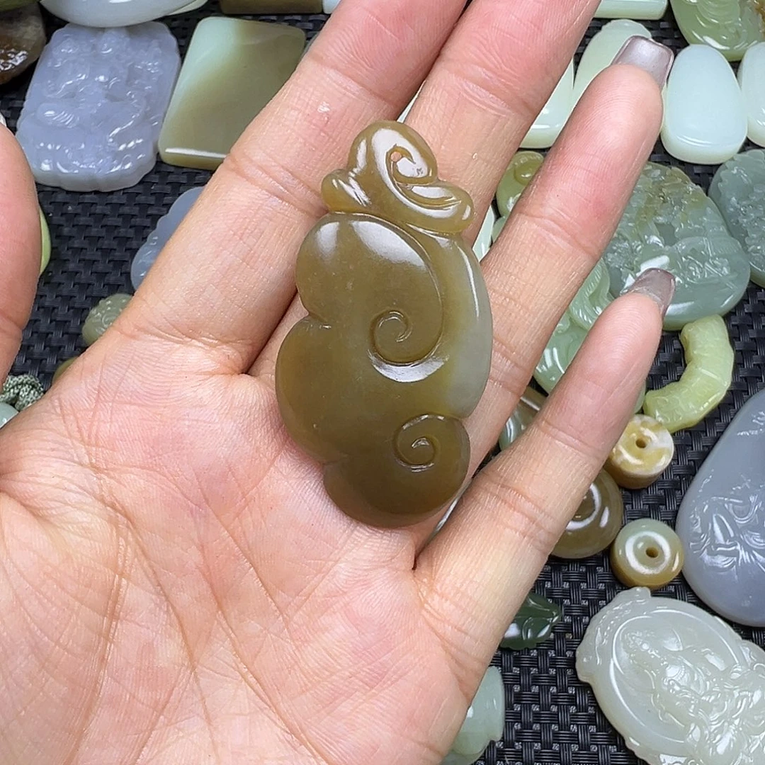 和田玉未镶嵌颈饰不52.9（微瑕，不退不换）