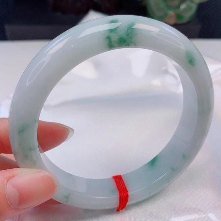 翡翠手镯未镶嵌57圈