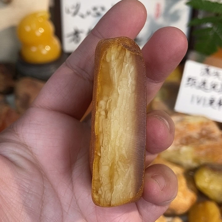 定制琥珀未镶嵌虎皮纹牌子料