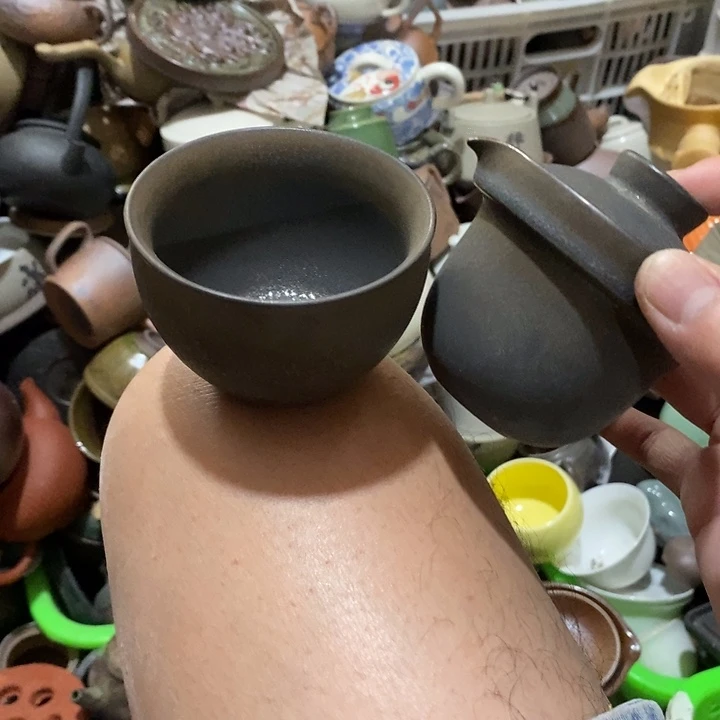 瓷片荷花的小秘密是的