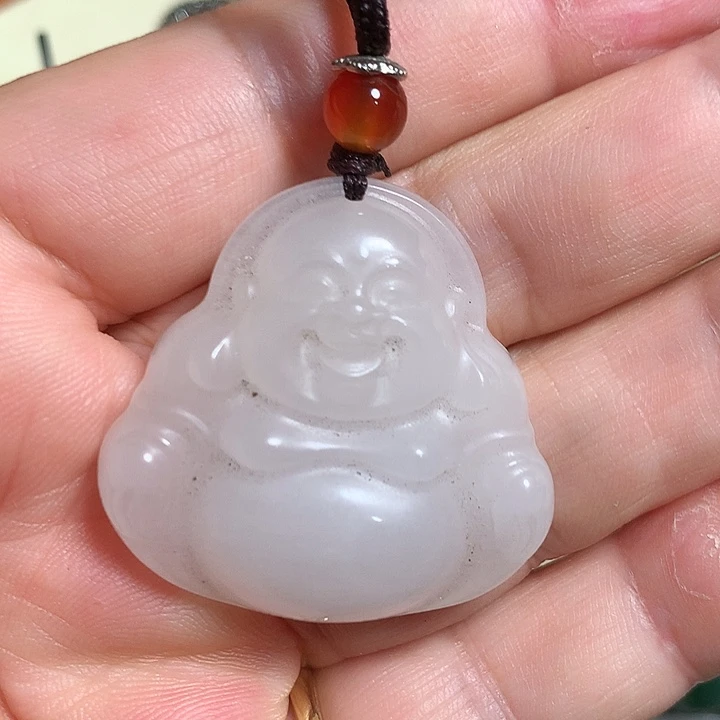 透闪石质玉未镶嵌颈饰