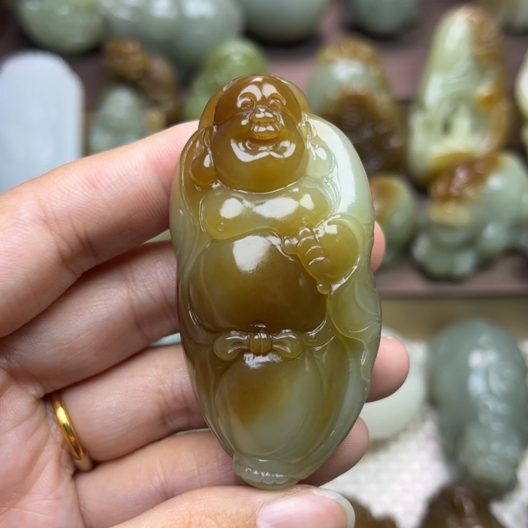 和田玉未镶嵌把件