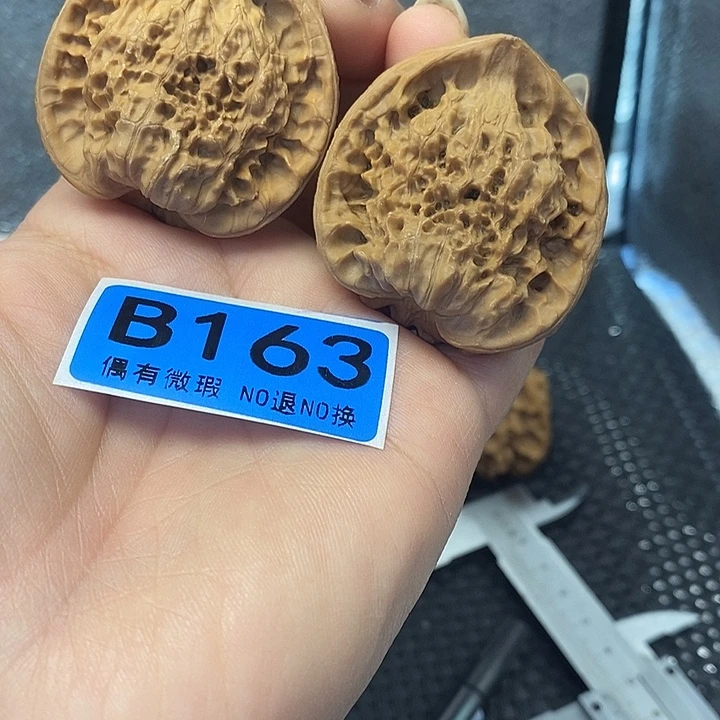 文玩核桃吊坠40蛇头