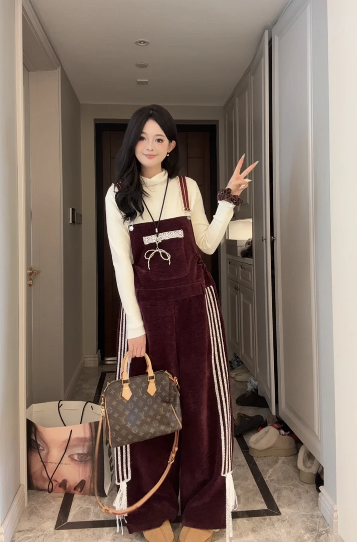 时尚孕妇秋冬新款蕾丝拼接加绒加厚背带裤洋气+打底衫两件套套装