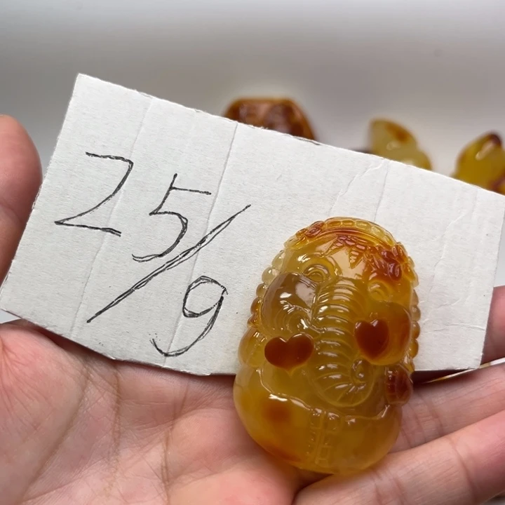 琥珀颈饰未镶嵌琥珀蜜蜡