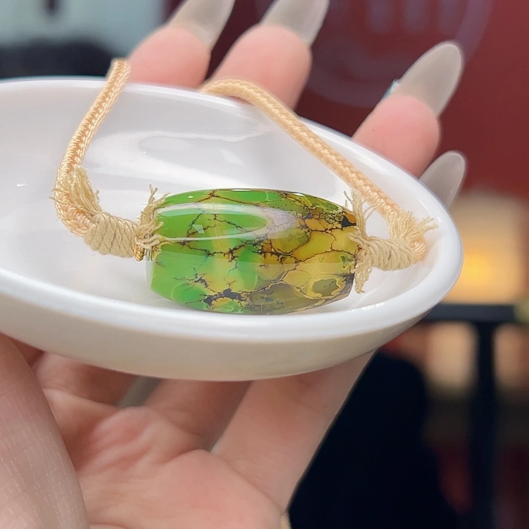 似***生绿松石未镶嵌珠宝奇石