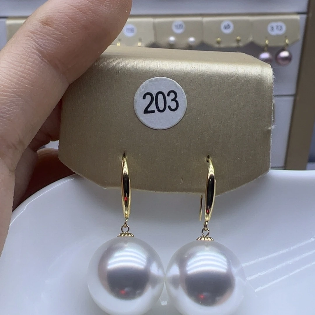耳饰18K金镶嵌淡水珍珠