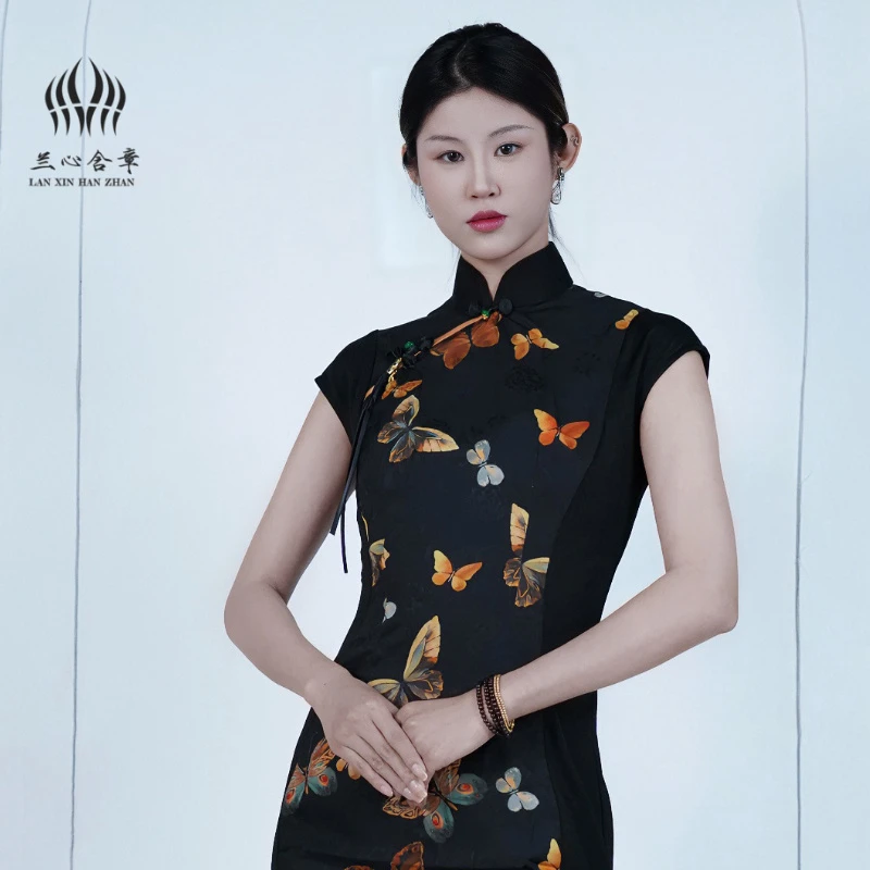 【兰心含章】模特走秀黑色墨蝶流苏修身旗袍