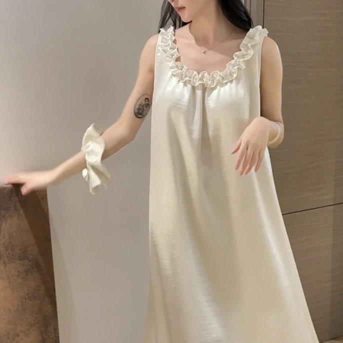 〈月光舒华〉法式浪漫少女感木耳花边鎏金缎面带胸垫睡裙家居服