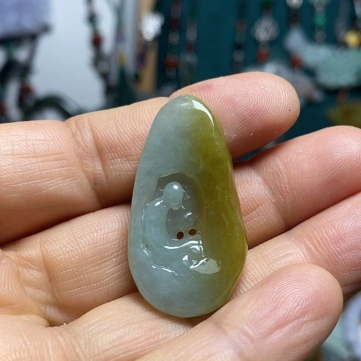 翡翠未镶嵌吊坠(赠链)