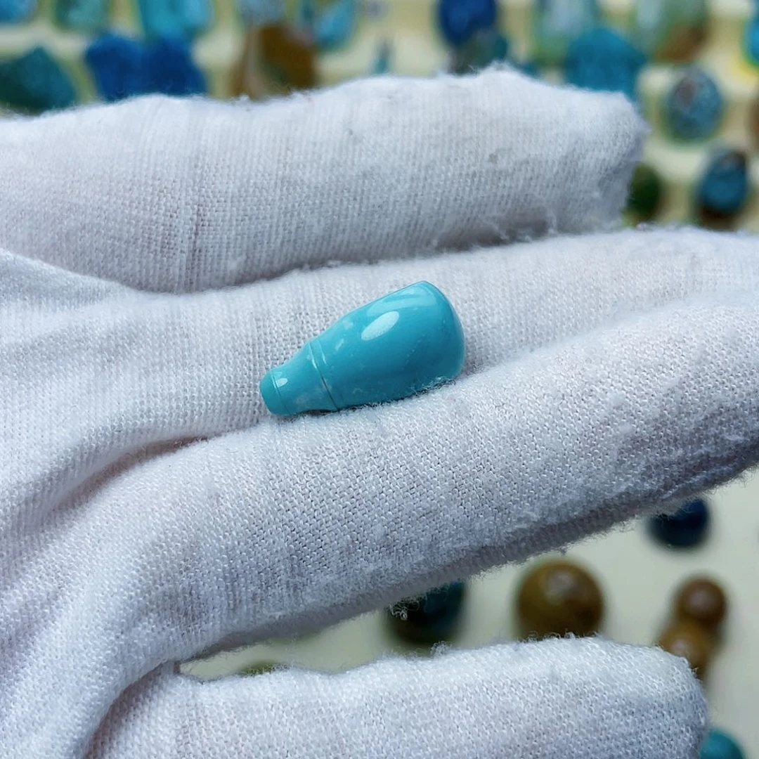 绿松石颈饰未镶嵌