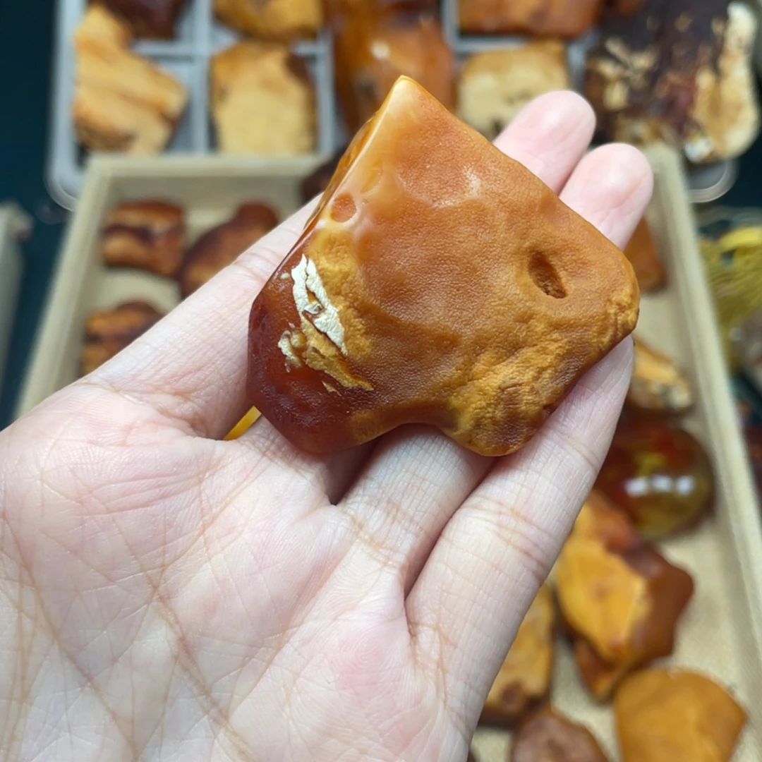 琥珀未镶嵌珠宝奇石