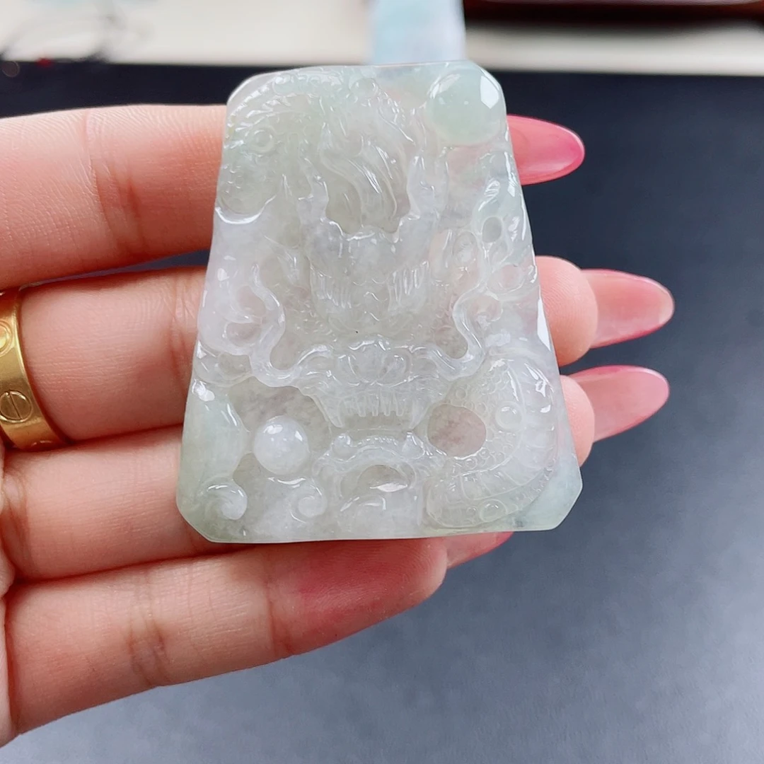 翡翠未镶嵌颈饰天然翡翠龙牌